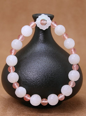 新疆和田脂白莲花玉手链白润无暇