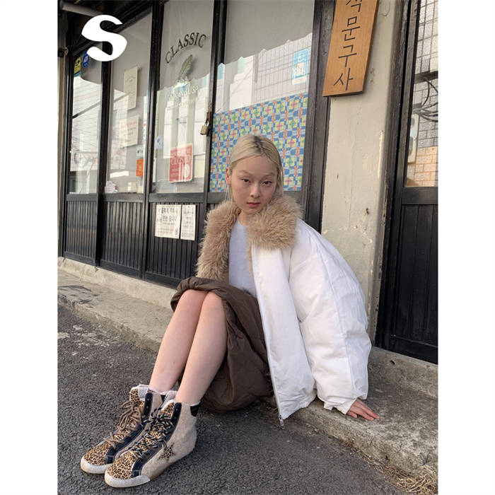 环保皮草拼接羽绒服大毛领外套