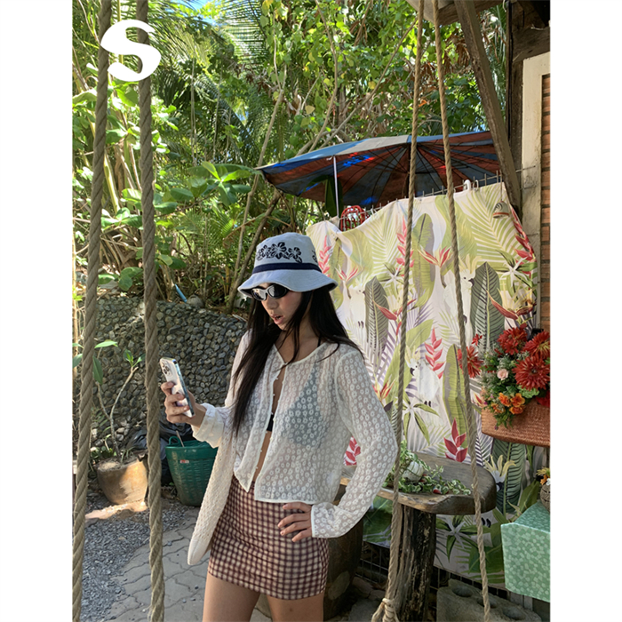 蕾丝小花减龄百搭网纱防晒小开衫