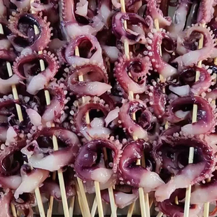 铁板凤舞串章鱼足须串烧烤油炸鱿鱼须串新鲜冷冻半成品批发凤舞串