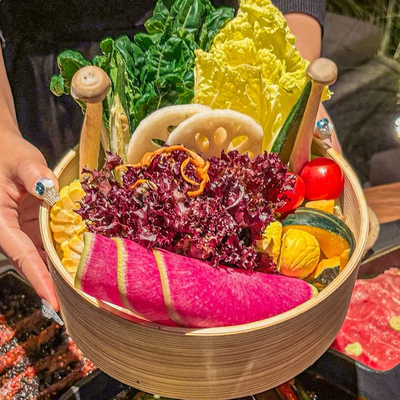 三出山火锅同款竹制蔬菜菌菇拼盘