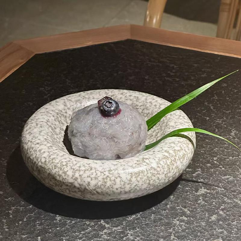 网红圆形陶瓷碗创意特色火锅店牛肉虾滑丸子专用摆盘鱼肉丸装盘器