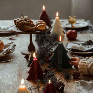 CHICROSE浪漫烛光晚餐桌面装 饰礼品圣诞树造型天然蜡烛红白绿色