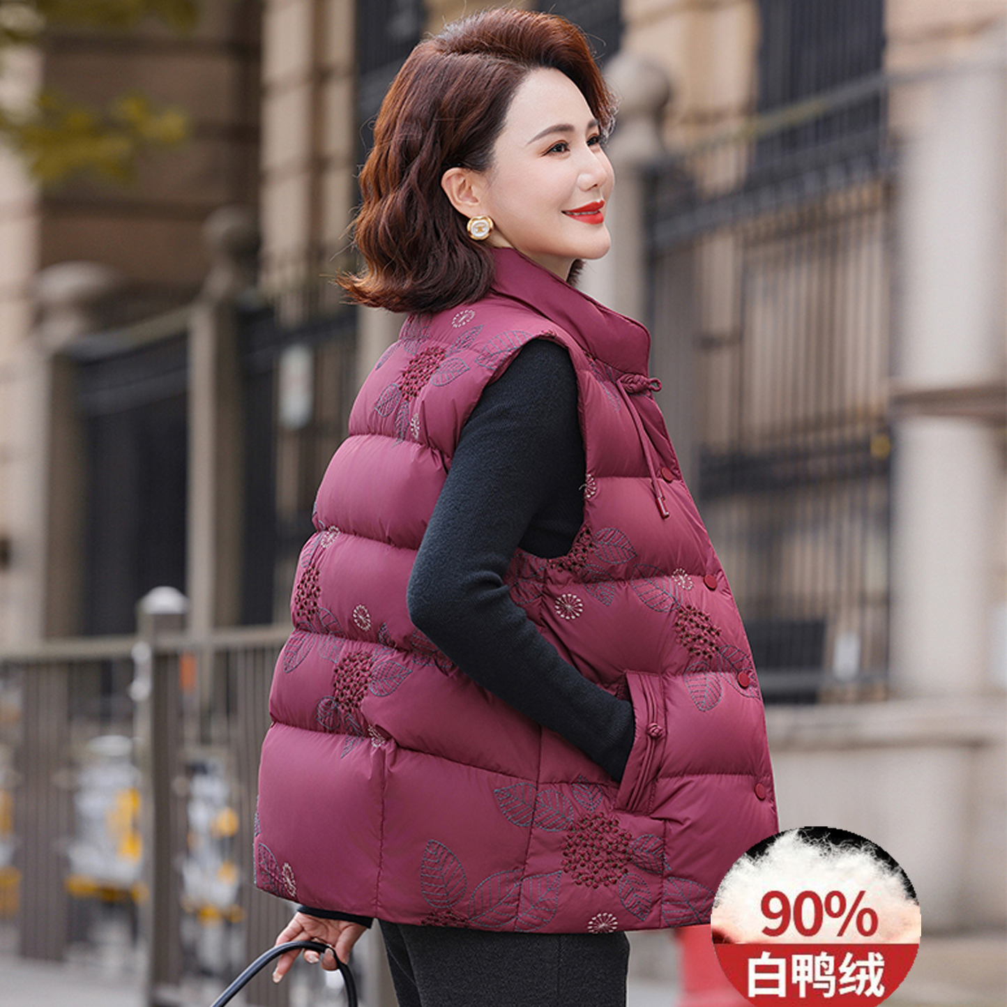 羽绒服新款保暖马甲厂家亏本促销