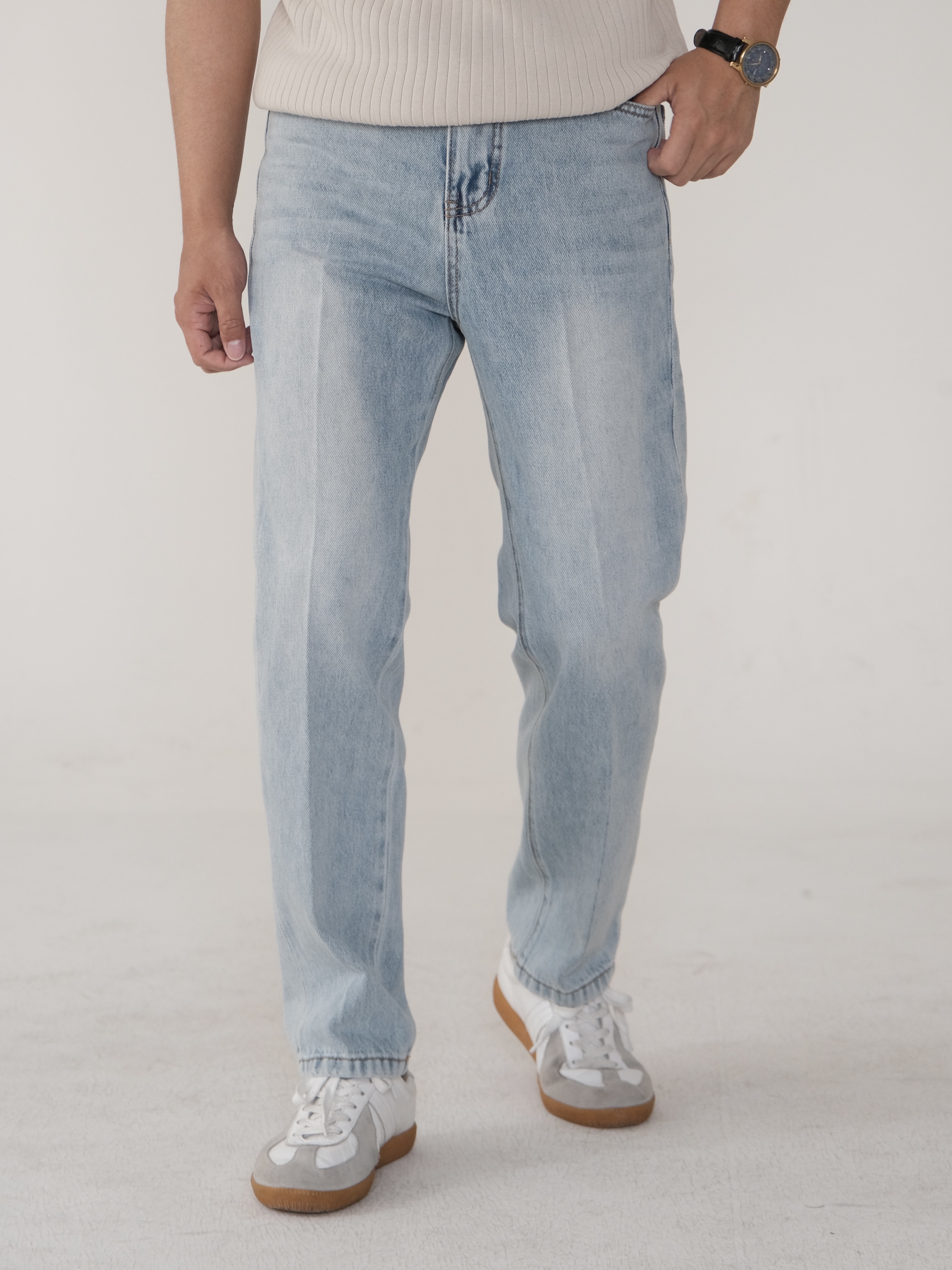 水洗做旧夏季简约牛仔裤