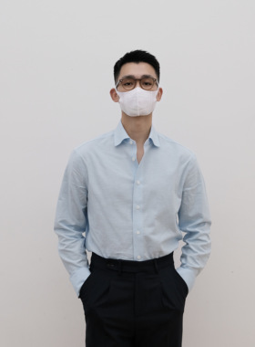 何青菜251030春款定制棉麻洗水面料马蹄袖口贝壳扣舒适长袖衬衫男