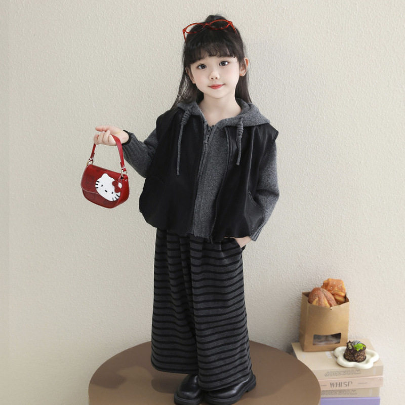 女童秋冬套装2026新款女孩韩版连帽毛衣服儿童加绒皮衣外套三件套