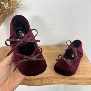 韩版童鞋2025女童秋冬新款蝴蝶结金丝绒公主皮鞋儿童红色新年单鞋