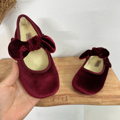 韩版童鞋2025女童秋冬新款蝴蝶结金丝绒公主皮鞋儿童红色新年单鞋