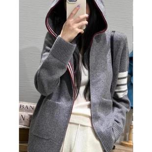 100%纯羊毛连帽针织开衫女2025秋冬新款宽松三道杠羊绒毛衣外套