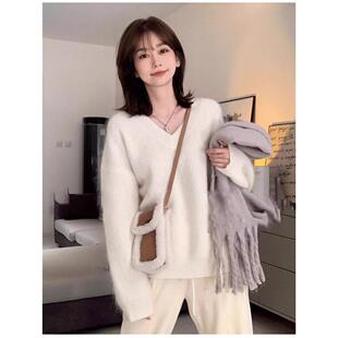 2025秋冬新款100%纯羊毛衫女V领白色宽松慵懒风针织毛衣打底上衣