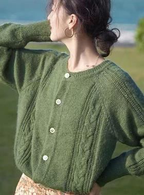 麻花100%纯羊毛开衫女2025秋冬新款宽松短款绿色毛衣羊绒针织外套