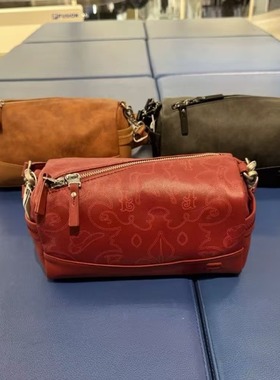 FILA斐乐潮牌包包2026年春新款男女同款休闲时尚拎包T13U613123