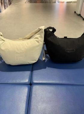 FILA斐乐2025年男女同款冬季新款运动休闲百搭挎包T13U612123