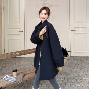 现货2025冬季新款128-25106-P295-K448藏青撞色风衣式90羽绒服，女装羽绒服，浙宝128（原290）