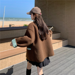现货2025秋冬款2417-P175-K258美拉德棕撞色羊羔毛外套图片