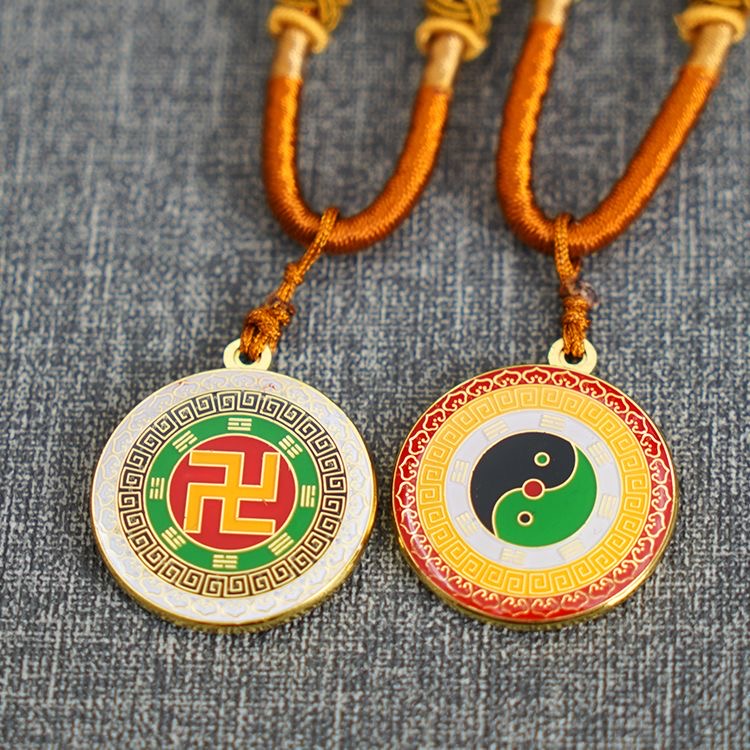 2.5公分双面烤漆滴胶万字符三元太极后天八卦吊坠项链黄万中红