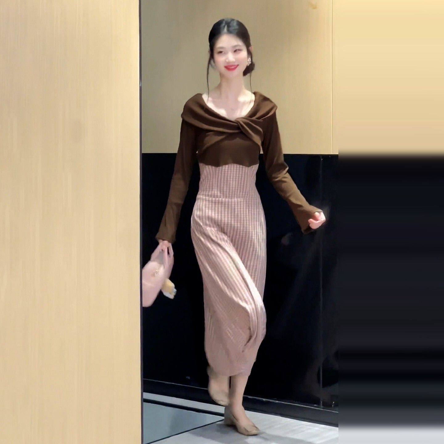 重要场合漂亮气质连衣裙子女秋冬富家千金穿搭2026新款小个子长裙