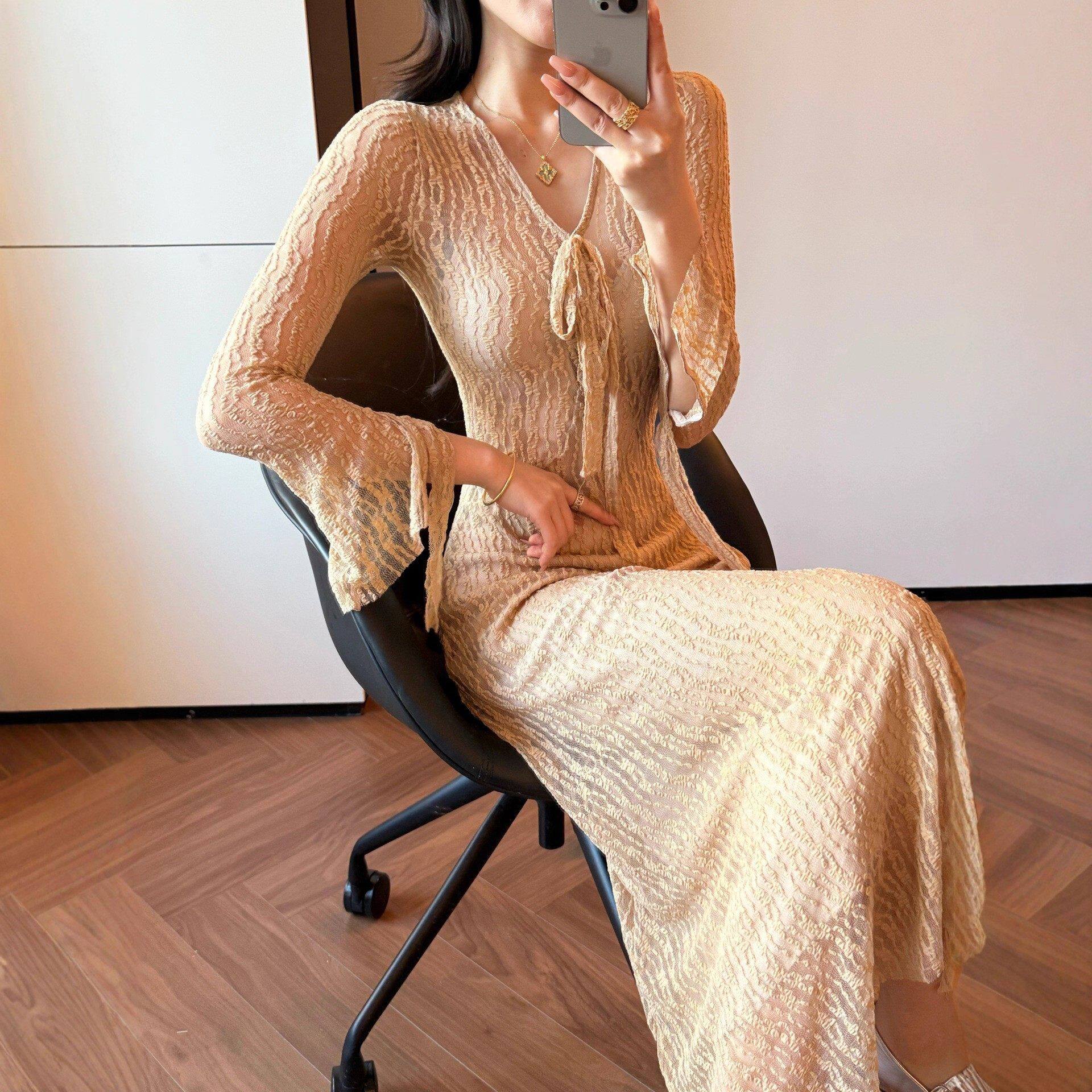 法式高级感V领绑带蕾丝长袖连衣裙女2026春季新款修身气质长裙子