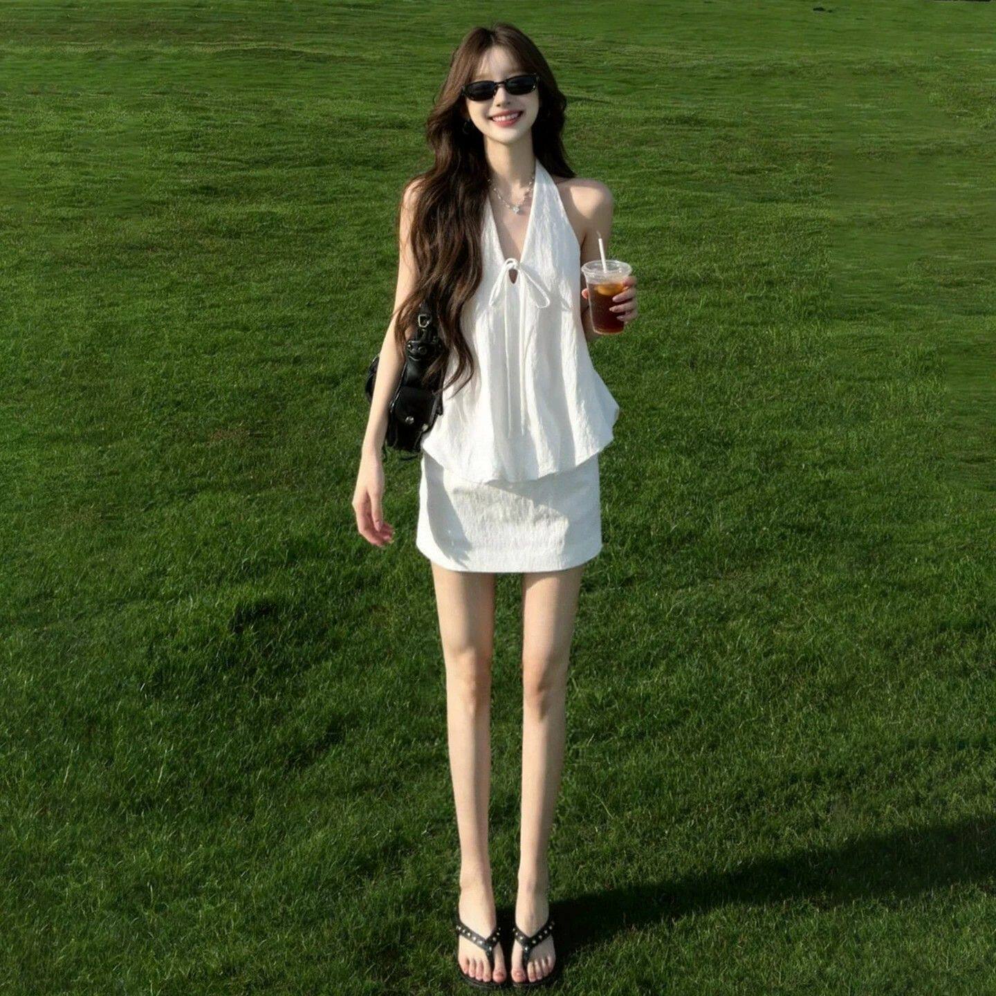 法式高级感白色v领挂脖连衣裙子女夏季2026新款小个子绝美一整套