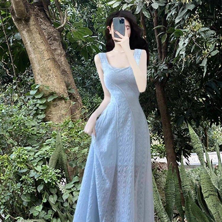 蓝色蕾丝背心吊带连衣裙女夏季法式气质海边度假风设计感收腰长裙