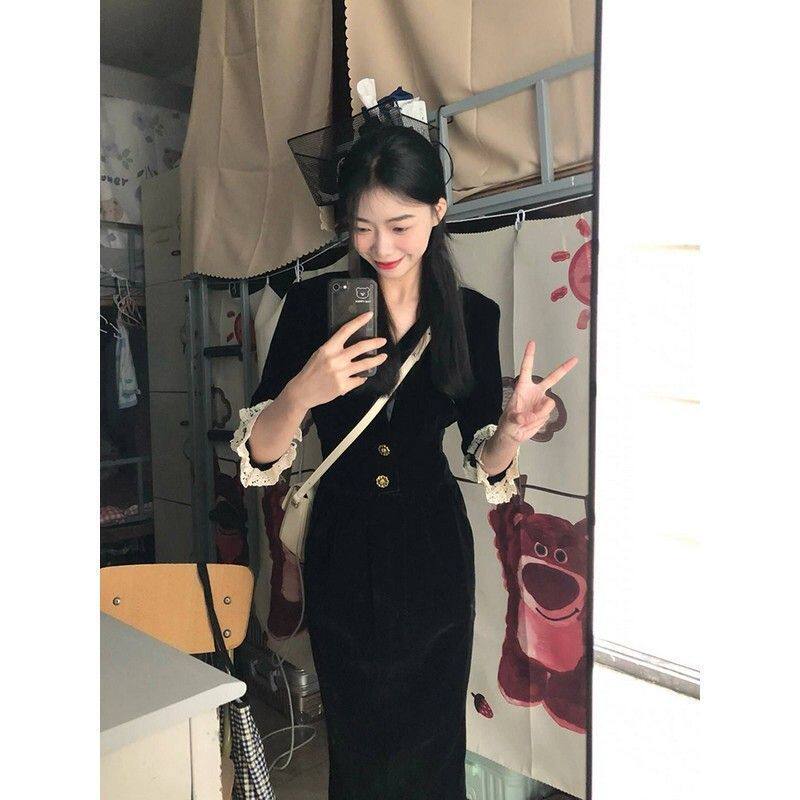 法式复古V领黑色丝绒连衣裙子女收腰气质高级感内搭打底长裙秋冬