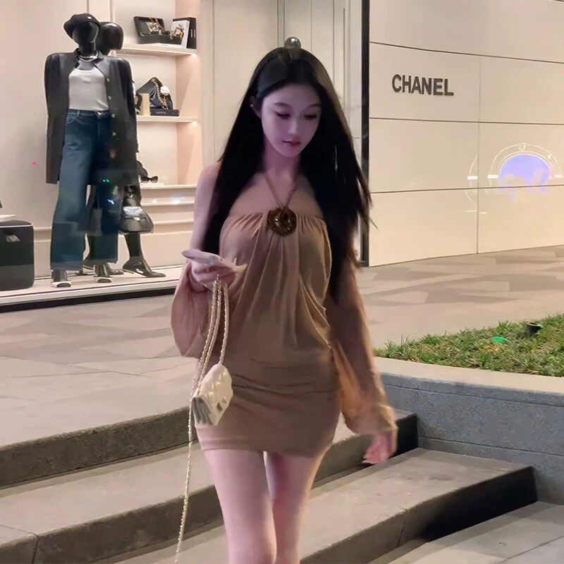 一字肩纯欲挂脖长袖连衣裙女秋季显瘦收腰裙子辣妹风修身包臀短裙