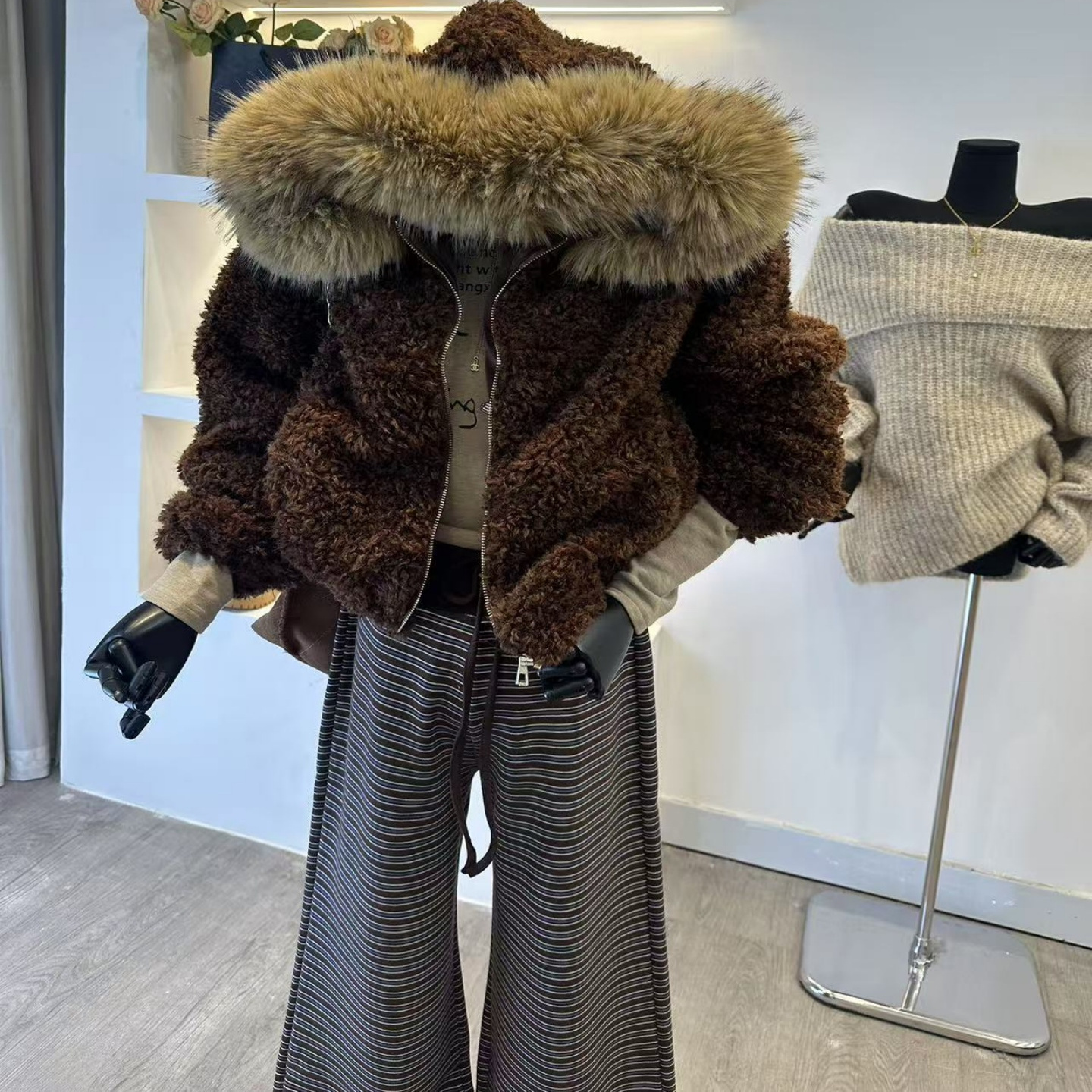 大毛领连帽羊羔毛短外套加绒夹克