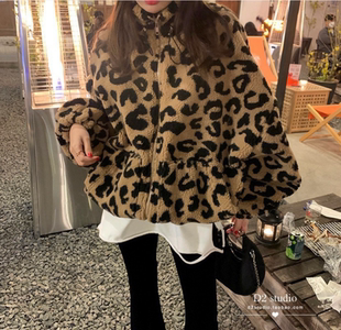 ！网红洋气时尚豹纹羊羔毛加厚短款外套女 炸街宽松卫衣潮冬