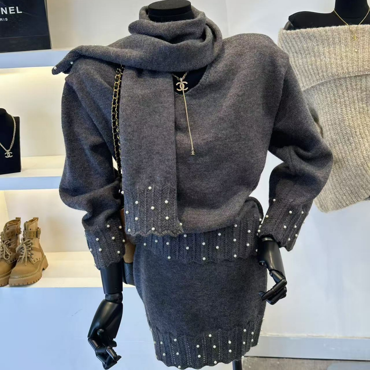 小香风V领针织衫短裙围脖套装女