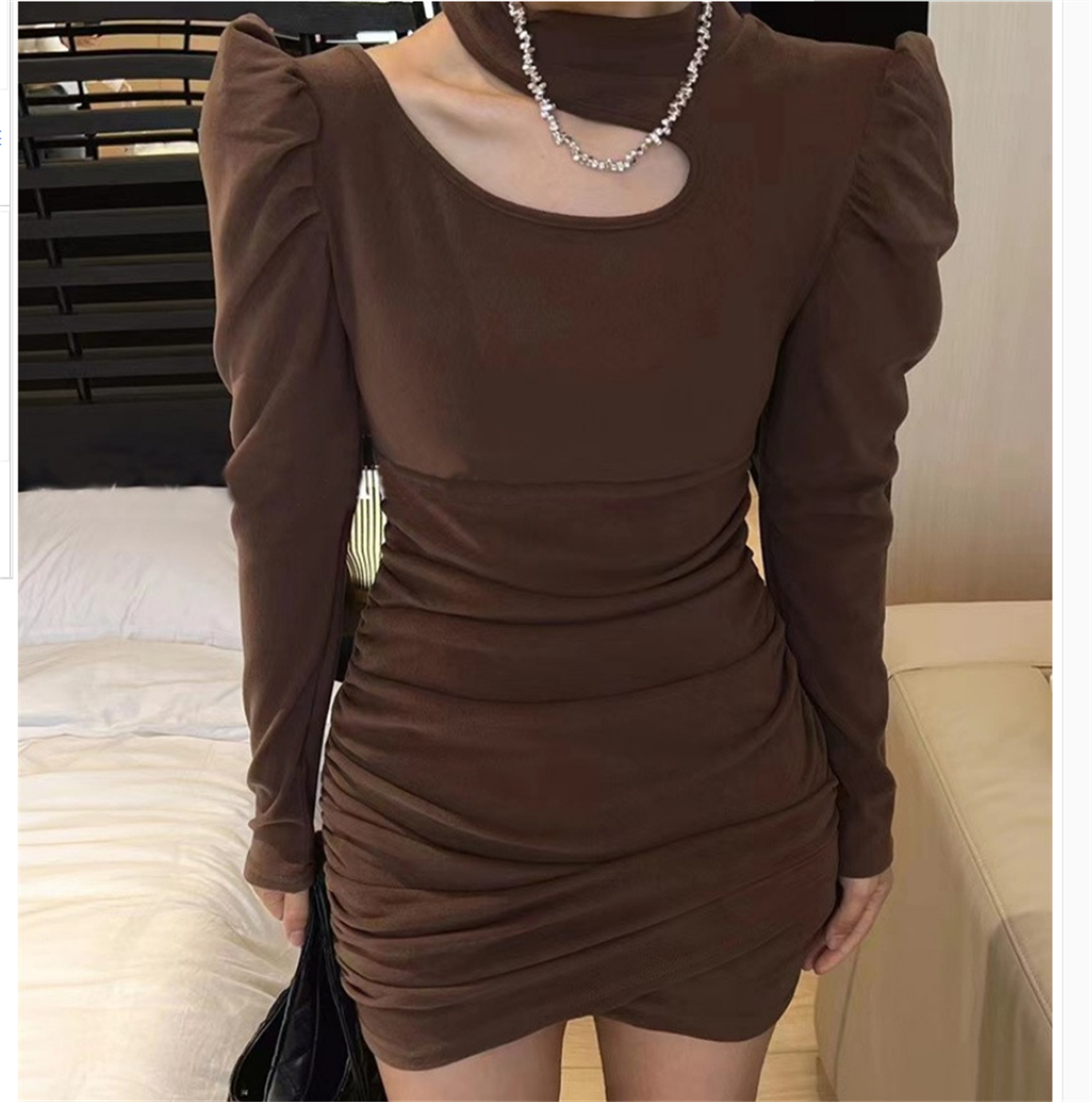 特价甜辣洋气时髦泡泡袖挂脖短款修身包臀长袖连衣裙女 秋装裙子