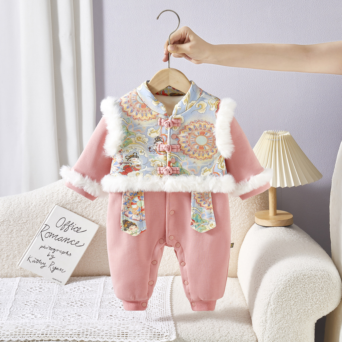 女宝宝马甲假两件连体衣外穿婴幼儿中国风盘扣爬服新中式女童