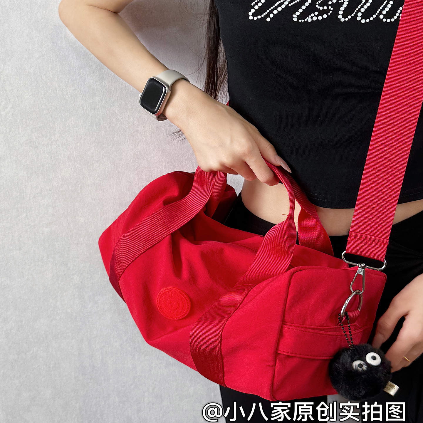 红色斜挎包女休闲运动包包