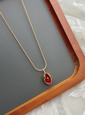 铜铸镀金镶嵌红玛瑙精致项链女