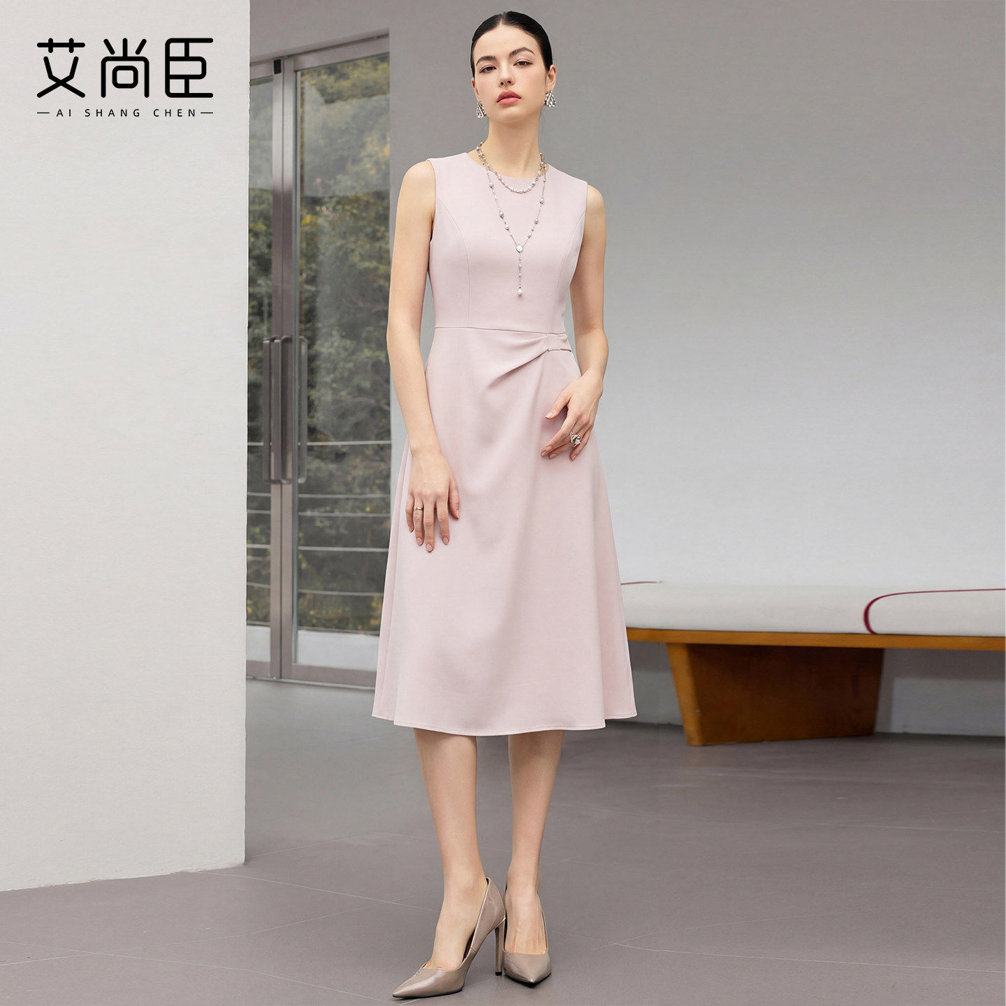 艾尚臣粉色连衣裙女美容师工作服