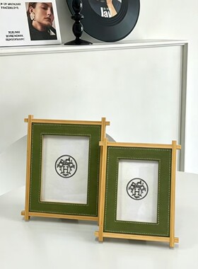 简约木质桌面装饰画框