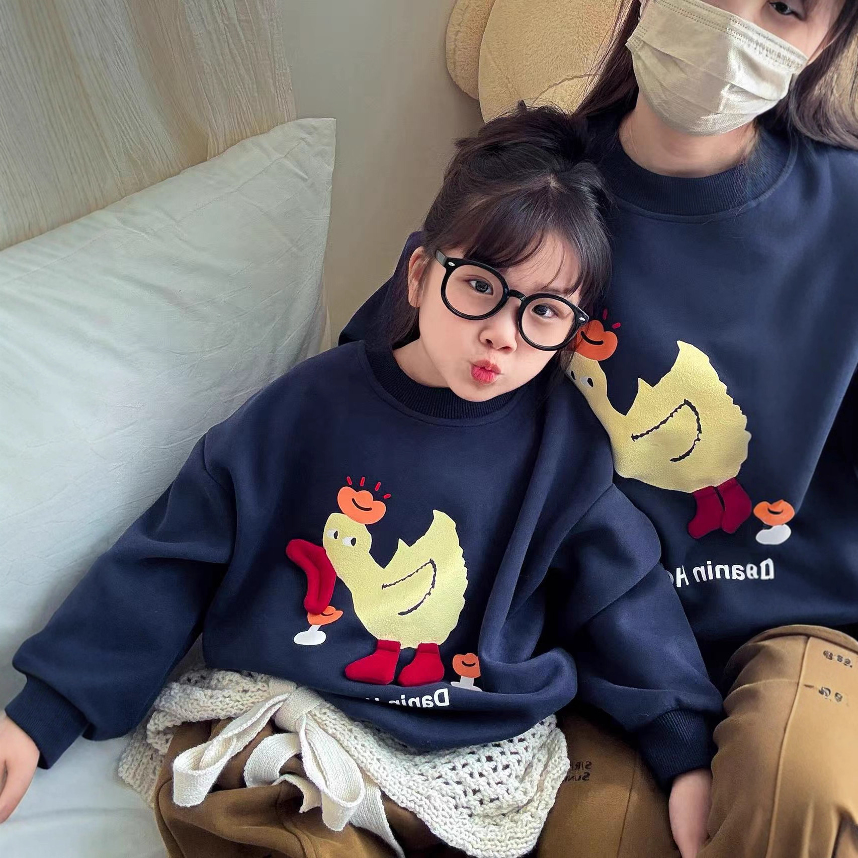 儿童冬装韩国亲子装母女款卫衣秋季纯色圆领百搭韩版一家四口上衣