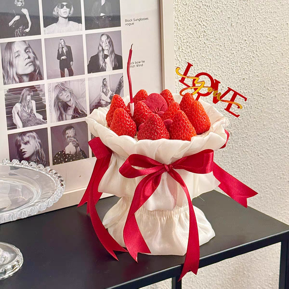 2.14网红情人节草莓花束红金LOVE亚克力情侣装扮褶皱围边蛋糕装饰,节庆用品/礼品,蛋糕/烘焙装饰用品,淘宝优惠券,粉丝福利购,淘宝优惠卷