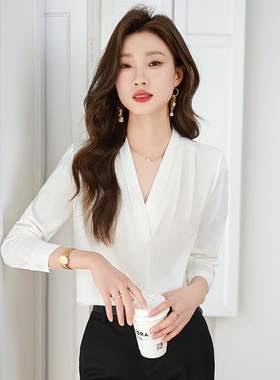 V领白衬衫女2025春新款高级感雪纺上衣职业正装西装内搭缎面衬衣