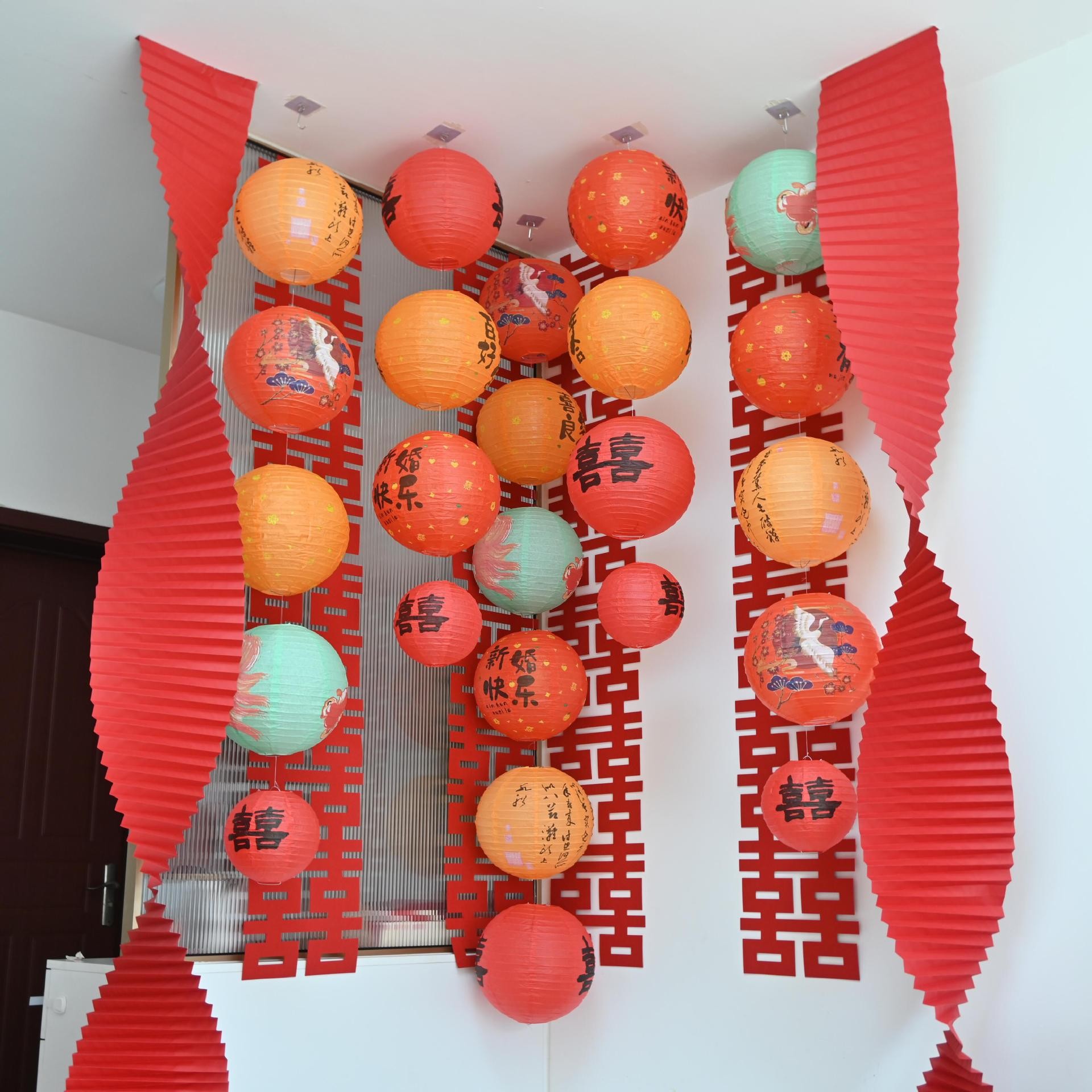 婚房布置套装结婚客厅吊顶红色折纸蝴蝶装饰长条喜字挂饰囍字灯笼