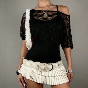 蕾丝斜领露肩收腰T恤 Cinched Lace Shoulder Tee Off 2026夏季