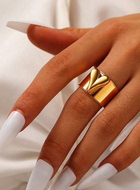 欧美简约桃心宽版钛钢戒指