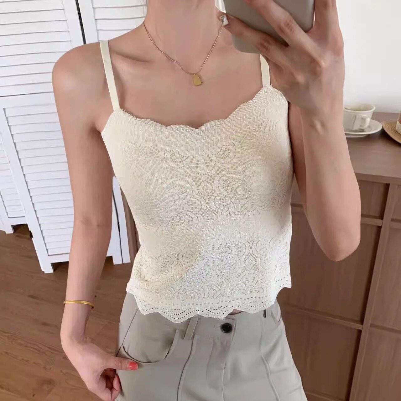 秋冬法式蕾丝美背内衣女 一体式带胸垫聚拢防滑吊带打底背心