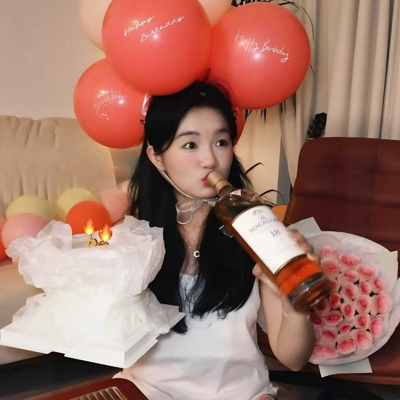 气球帽子生日蛋糕拍照道具多巴胺生日气球帽子拍立得写真出片神器