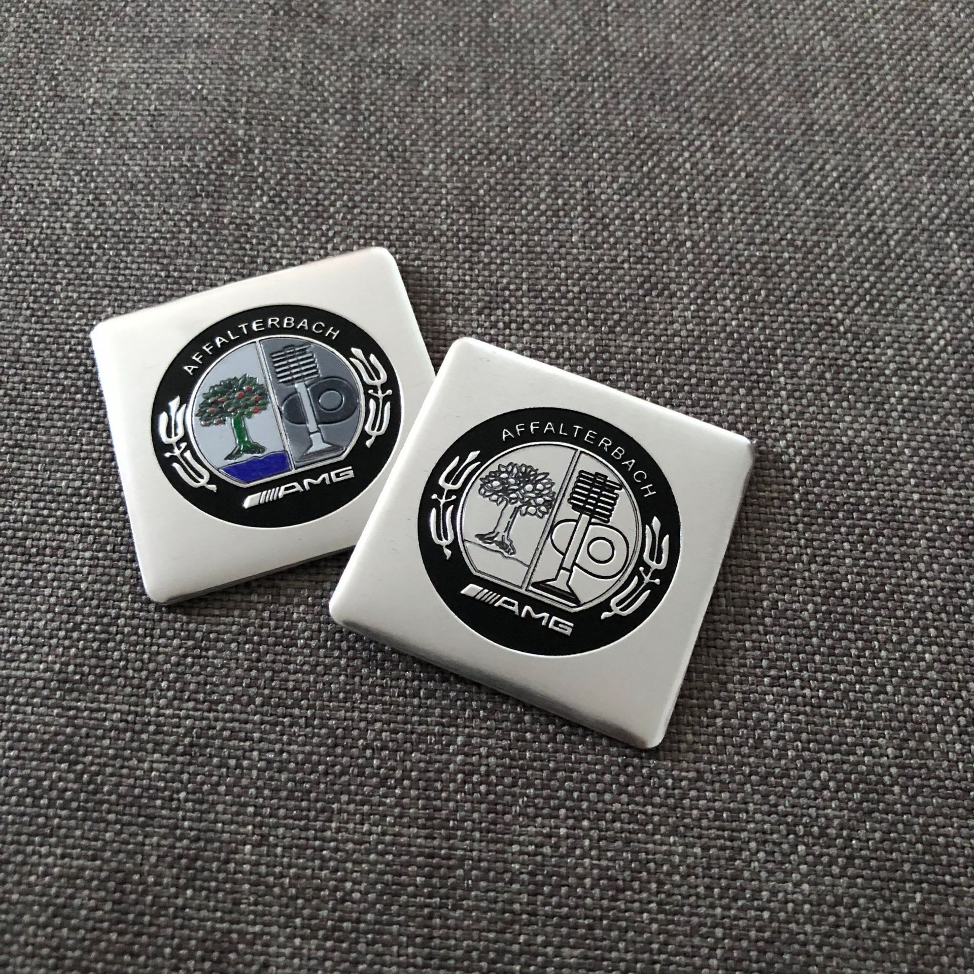 适用于奔驰AMG车标改装铭牌内饰方向盘铝标贴侧标尾标苹果树贴标图片