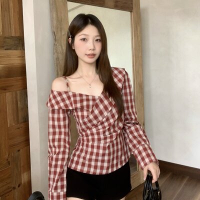 大码胖MM法式复古V领格子长袖衬衫不规则显瘦露肩小众上衣