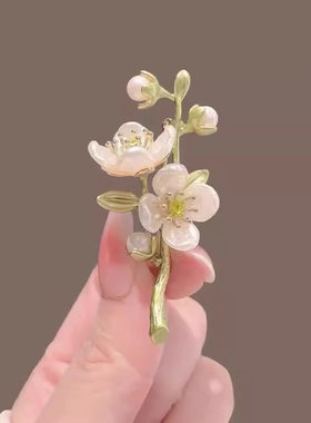 2025新款茉莉花胸针女小香风胸花女别针配饰气质西装大衣防走光