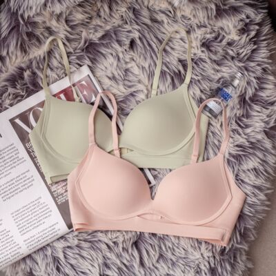 Wbra日系无痕裸感小胸聚拢文胸