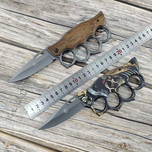 折叠拳套小刀虎指多功能车载破窗器户外防身军刀拳扣四指手撑子刀