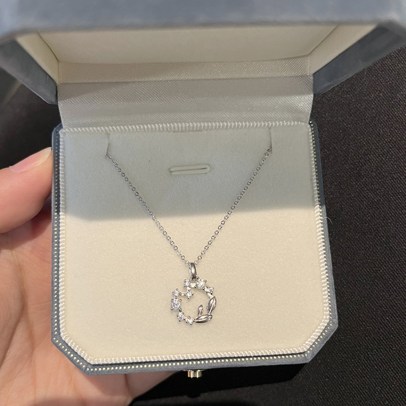 2024新品网红法式轻奢风花环树叶小众镶钻吊坠S925纯银项链女百搭